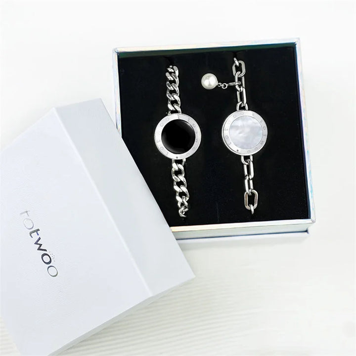 TOTWOO Long Distance Bracelets for Couples, Vibration & Light Up Bracelet Gifts for Girlfriend, Bluetooth Smart Pairing Jewelry