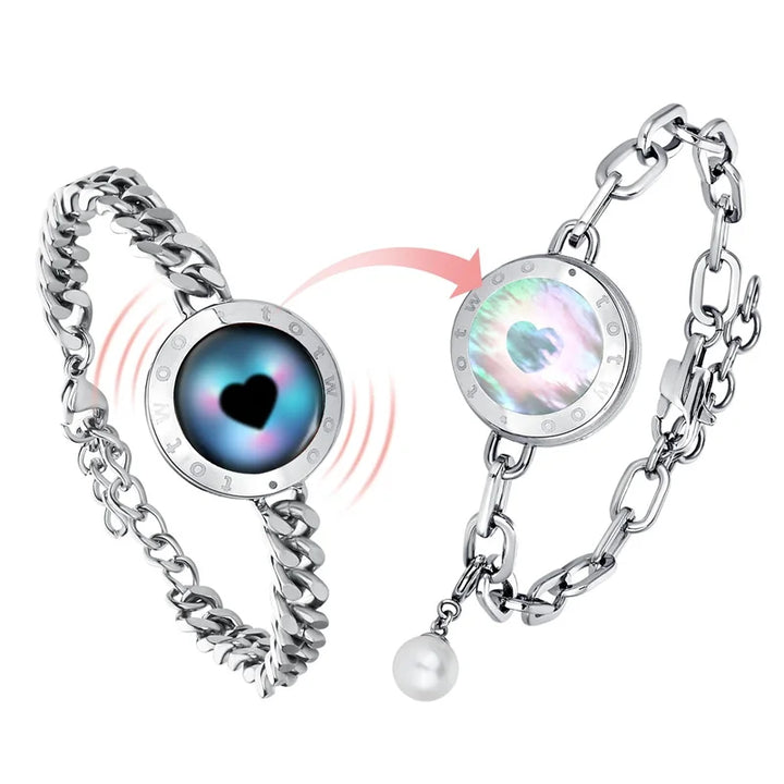 TOTWOO Long Distance Bracelets for Couples, Vibration & Light Up Bracelet Gifts for Girlfriend, Bluetooth Smart Pairing Jewelry
